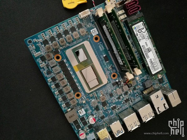 Soluzione_con_CPU_Intel_e_GPU_AMD_Vega_-_1