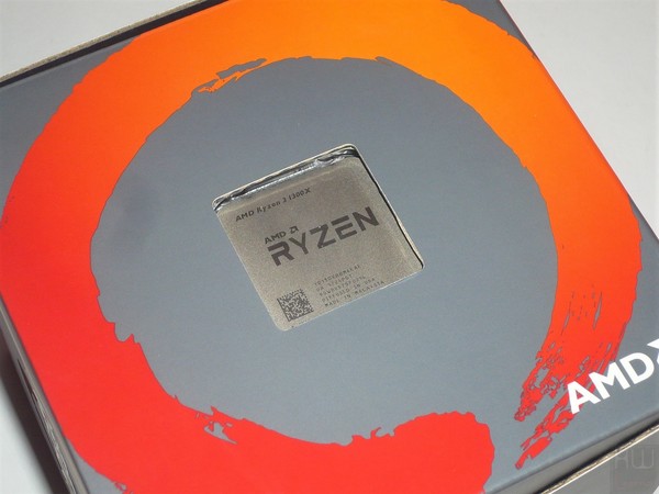 037-amd-ryzen-1300x-foto-confezione-particolare-finestra-laterale