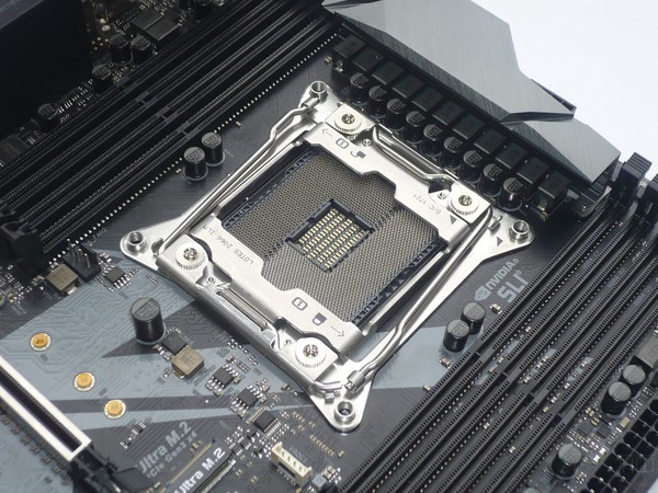 034-asrock-x299-killer-sli-foto-scheda-zona-socket-meccanismo-ritenzione-cpu