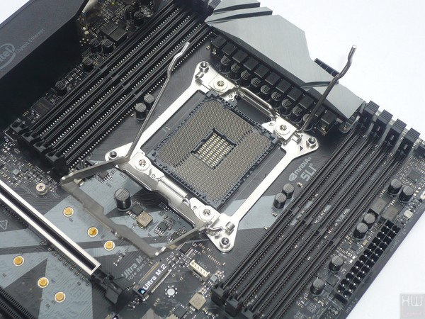 035-asrock-x299-killer-sli-foto-scheda-zona-socket-meccanismo-ritenzione-cpu