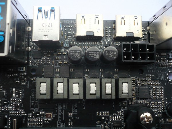 036-asrock-b350-fatal1ty-itx-gaming-foto-scheda-particolare-circuiteria