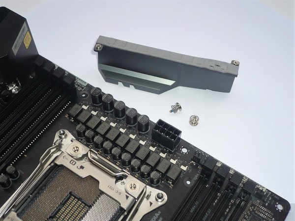 037-asrock-x299-killer-sli-foto-scheda-zona-socket-particolare-circuiteria