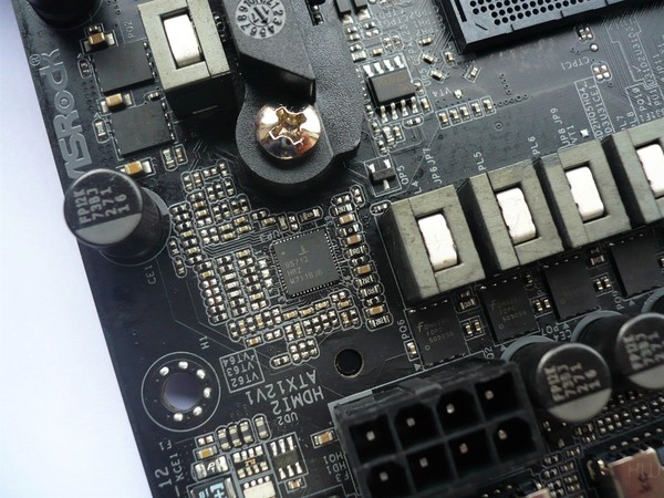 038-asrock-b350-fatal1ty-itx-gaming-foto-scheda-particolare-circuiteria-controller-intersil