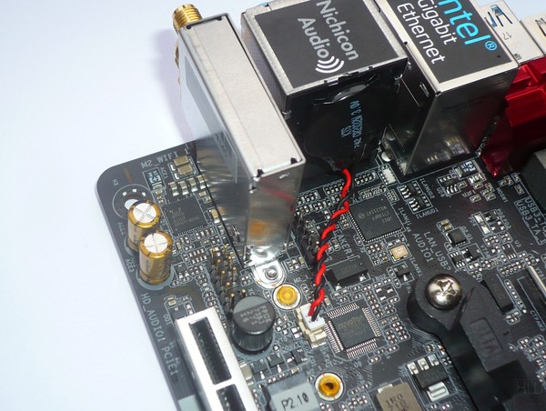044-asrock-b350-fatal1ty-itx-gaming-foto-scheda-comparto-audio