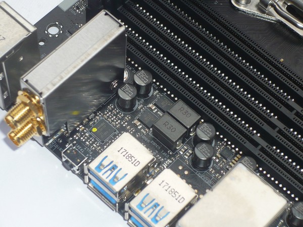 045-asrock-x299-killer-sli-foto-scheda-slot-ddr4-sinistra-circuiteria