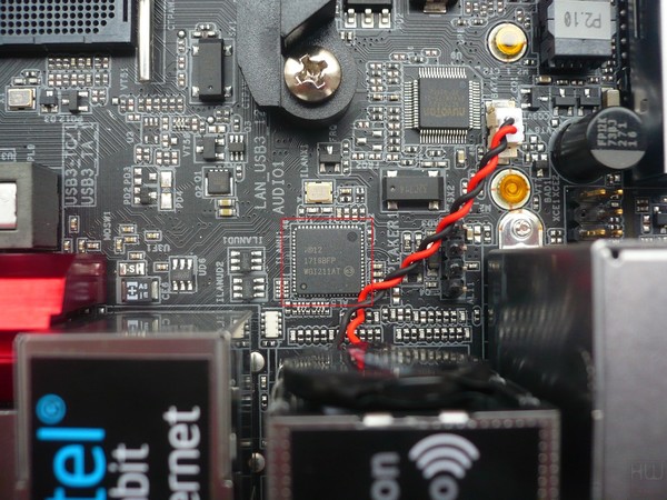 046-asrock-b350-fatal1ty-itx-gaming-foto-scheda-chip-rete