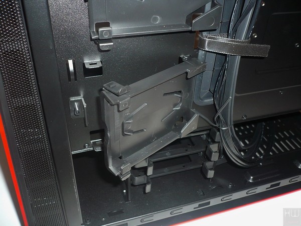 052-silverstone-redline-rl07-foto-case-interno-slitte-hdd-ssd-2