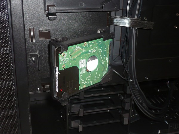 053-silverstone-redline-rl07-foto-case-interno-slitte-hdd-ssd-2