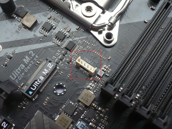 054-asrock-x299-killer-sli-foto-scheda-particolare-connettore-vroc