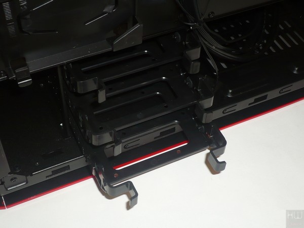 055-silverstone-redline-rl07-foto-case-interno-slitte-hdd-ssd-3