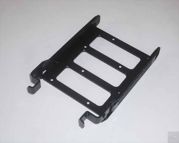 056-silverstone-redline-rl07-foto-case-interno-slitte-hdd-ssd-3