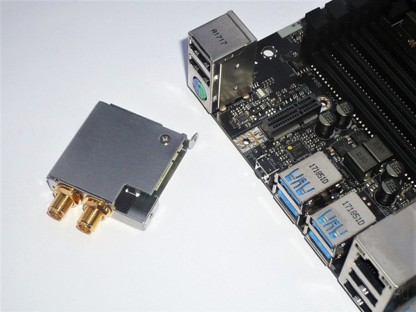 063-asrock-x299-killer-sli-foto-scheda-modulo-wifi