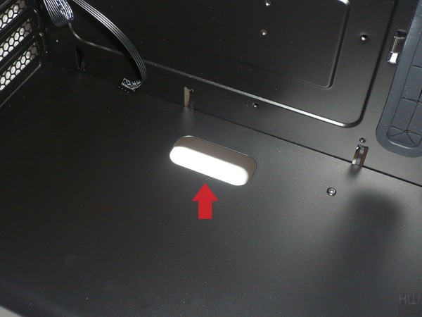 063-silverstone-redline-rl07-foto-case-interno-vano-psu-particolare-foro-passaggio-cavi
