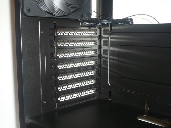 064-silverstone-redline-rl07-foto-case-interno-particolare-slot-espansione