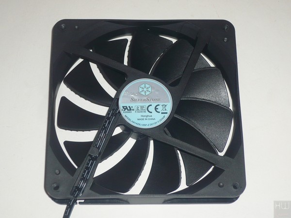 066-silverstone-redline-rl07-foto-case-dettaglio-ventola-preinstallata