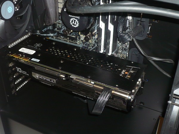 072-silverstone-redline-rl07-foto-case-installazione-componenti-VGA