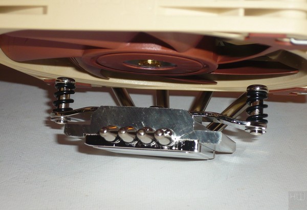 085-noctua-am4-foto-dissipatore-particolare-viti-fissaggio