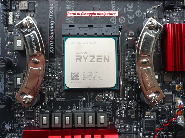 107-noctua-am4-L9a-L12S-installazione-preparazione-scheda-madre-l12s-staffe-lato-corto