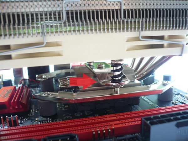 110-noctua-am4-L9a-L12S-installazione-preparazione-scheda-madre-l12s-staffe-lato-lungo