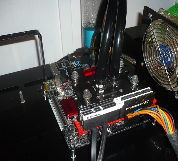 129-asrock-b350-fatal1ty-itx-gaming-foto-sistema-prova