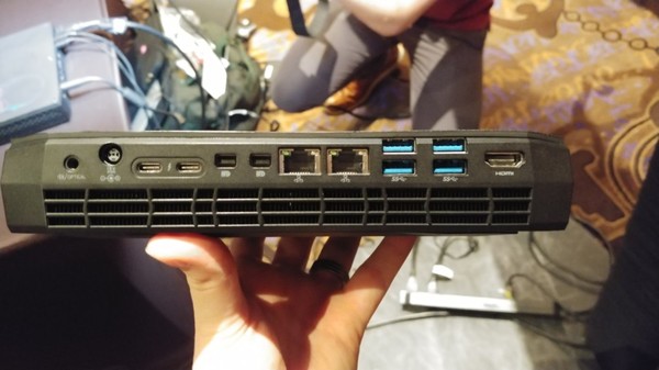 Intel_NUC_Hades_Canyon_CES_2018_-_6