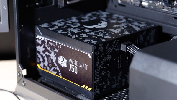 MasterWatt_V_e_MasterWatt_Maker_con_Cooler_Master_Connect_v2.0_-_1