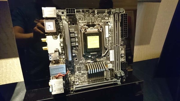 Nuove_schede_madri_Supermicro_Z370_-_1