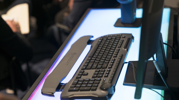 Roccat_CES_2018_-_2