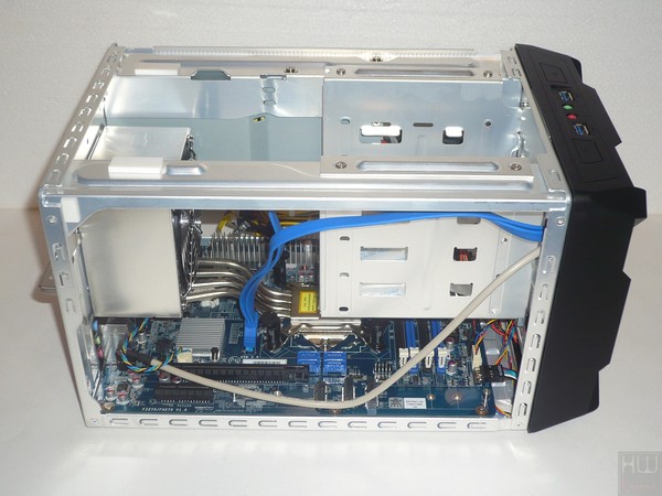 042-shuttle-sz270r9-foto-minipc-aperto
