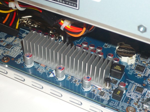 045-shuttle-sz270r9-foto-minipc-dissy-vrm