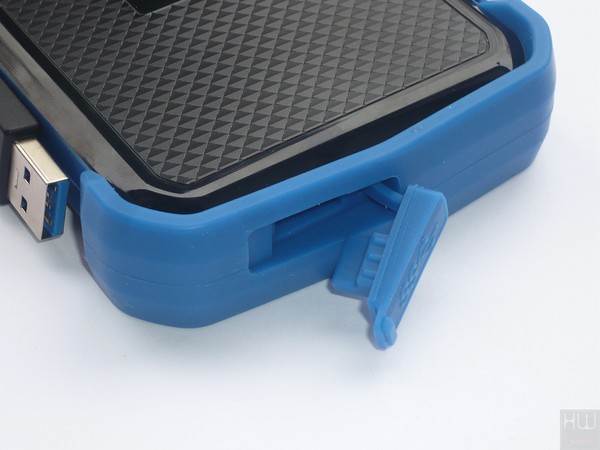 037-apacer-ac631-foto-disco-particolare-connettore-usb