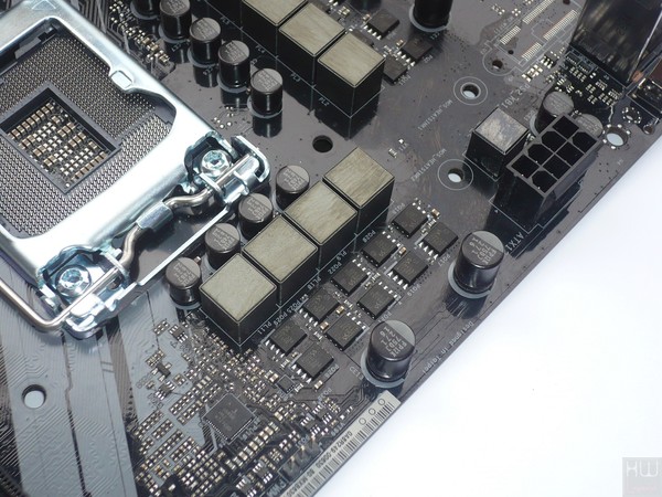 040-asrock-z370-killer-sli-foto-scheda-zona-socket-particolare-circuiteria-mosfet