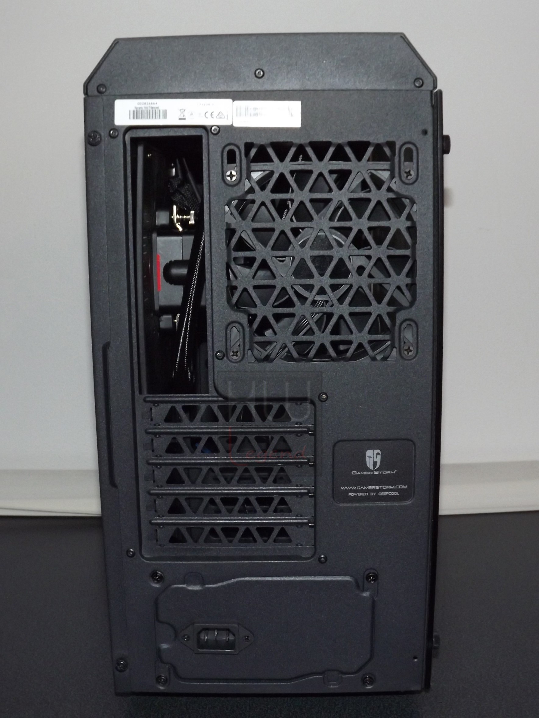 DeepCool_Gamer_Storm_Baronkase_LIQUID_-_Uno_sguardo_allesterno_-_6