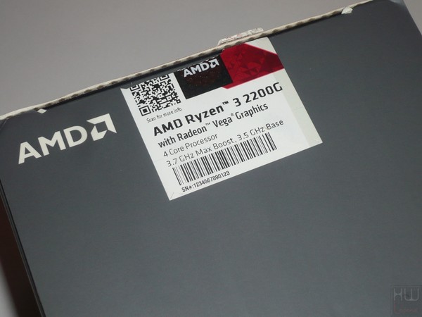 042-amd-ryzen-apu-raven-ridge-foto-confezione-particolare-etichetta-2200G