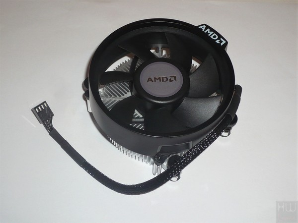 049-amd-ryzen-apu-raven-ridge-foto-confezione-particolare-dotazione-dissipatore