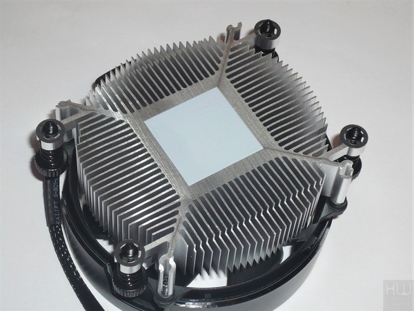 050-amd-ryzen-apu-raven-ridge-foto-confezione-particolare-dotazione-dissipatore