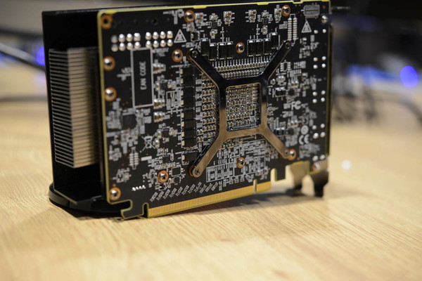 PowerColor_Radeon_RX_Vega_Nano_-_1
