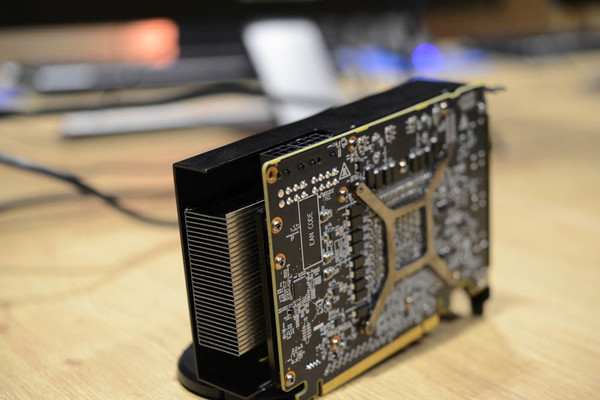 PowerColor_Radeon_RX_Vega_Nano_-_2