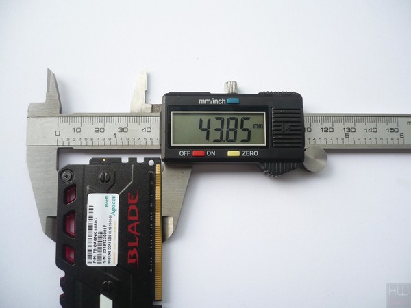 030-apacer-blade-fire-ddr4-foto-moduli-varie-particolare-misure2