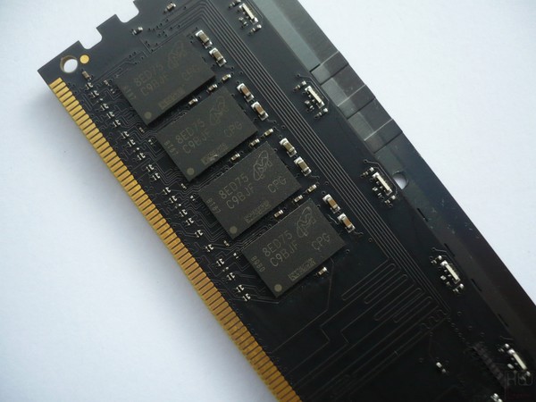 037-crucial-ballistix-tactical-tracer-rgb-foto-moduli-smontaggio-particolare-ICs