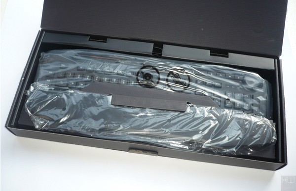 015-roccat-horde-aimo-foto-confezione-interno