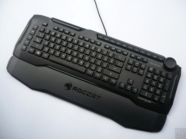 041-roccat-horde-aimo-foto-tastiera-poggiapolsi-fissato