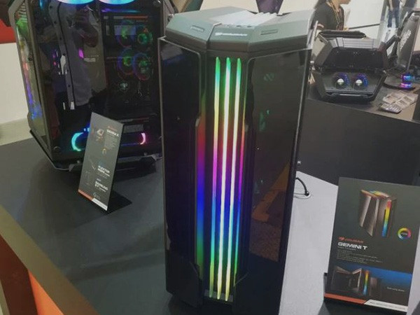 Cougar_Computex_2018_-_3