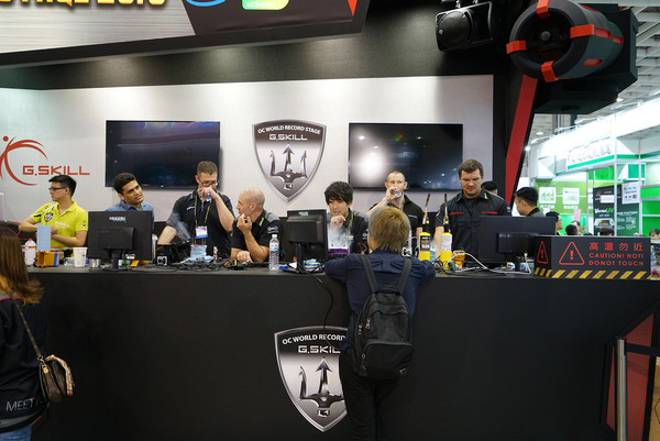 Record_mondiale_per_le_G.Skill_DDR4_Trident_Z_RGB_-_4