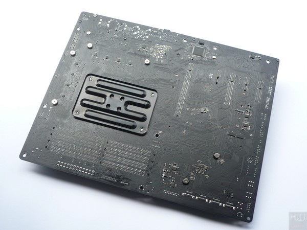 031-asrock-x470-taichi-foto-scheda-retro-large
