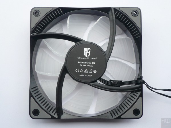 032-deepcool-castle-240-rgb-aio-foto-ventola-gamerstorm-rgb-retro