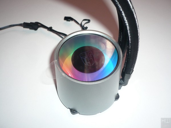 036-deepcool-castle-240-rgb-aio-foto-blocco-principale-particolare-illuminazione-interna