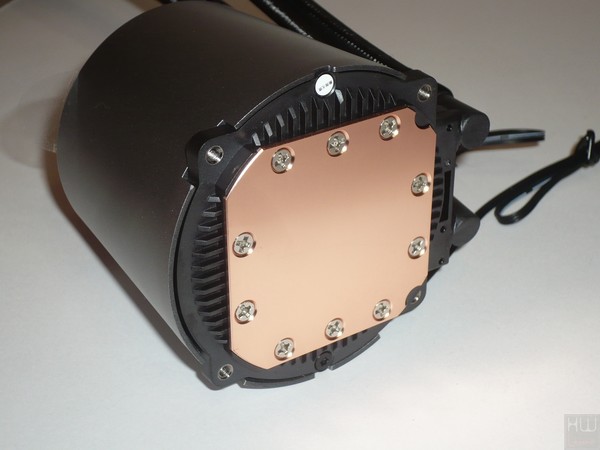 037-deepcool-castle-240-rgb-aio-foto-blocco-principale-particolare-base-contatto