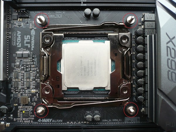 046-deepcool-castle-240-rgb-aio-installazione-preparazione-scheda-madre-3