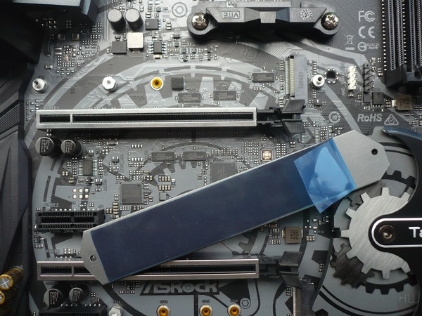 050-asrock-x470-taichi-foto-scheda-connettore-ultram2-full-coverage-heatsink